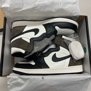 Jordan 1 mocha